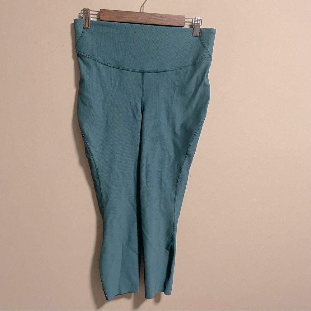 Lululemon Base Pace High-Rise Crop 23" *Two-Tone Ribbed- Size 10